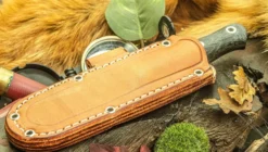 BARK RIVER KNIVES Bark River Ultralite Bushcrafter CPM 3V Spalted Maple Burl - Red Liners - Mosaic Pins