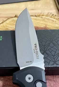 Outlet ๐งจ PROTECH KNIVES Pro-Tech Rockeye Auto Black Handle, Stonewash S35VN Blade LG301 ๐ 19 PROTECH KNIVES Pro-Tech Rockeye Auto Black Handle, Stonewash S35VN Blade LG301
