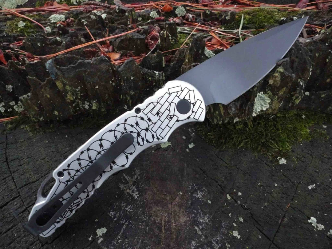 Budget ๐ PROTECH KNIVES All Knife Brands ProTech TR-5.62 Shaw Skull & Barbed Wire DLC (USA) ๐ 6 PROTECH KNIVES All Knife Brands ProTech TR-5.62 Shaw Skull & Barbed Wire DLC (USA)